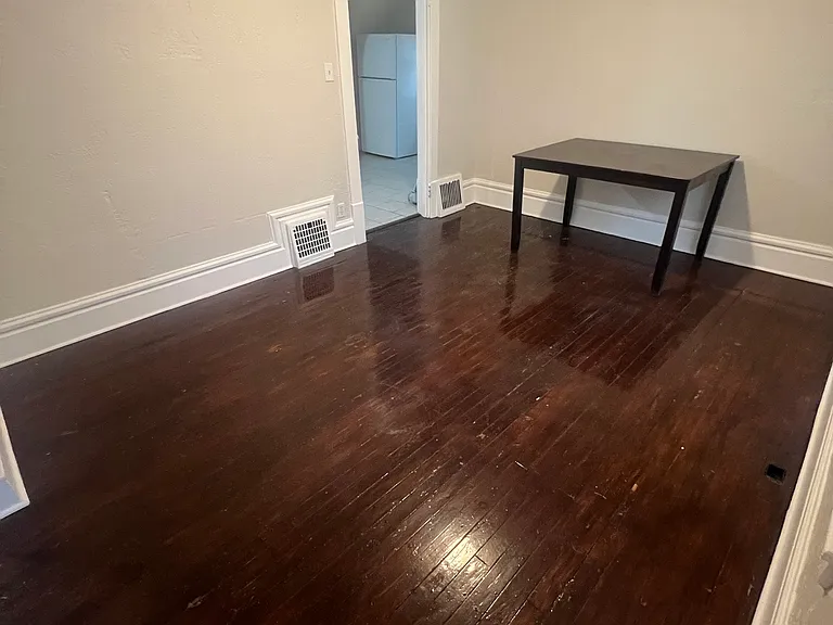 716 Grace Ave — Photo 5