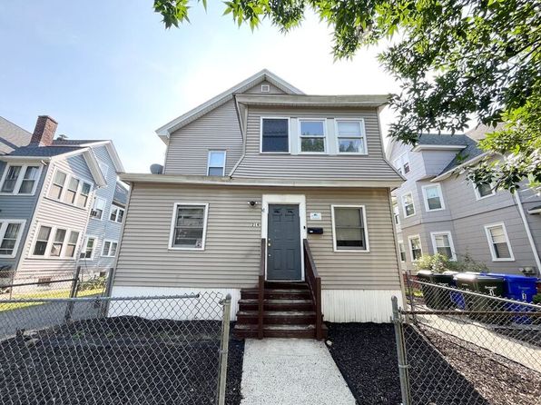 216 Oak Grove Ave