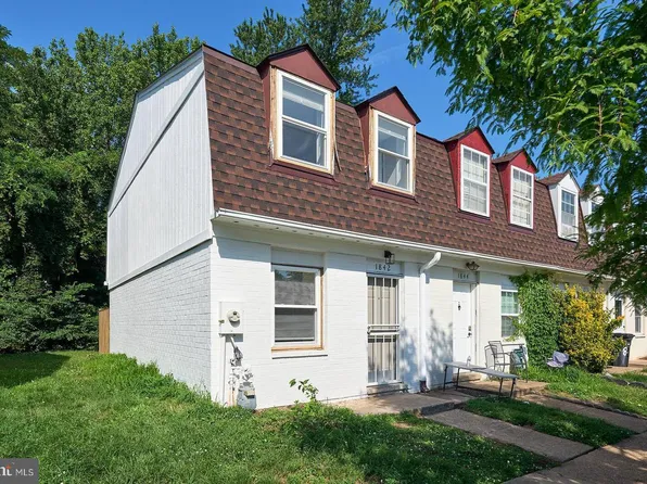 1842 Dutch Village Dr Unit R-264, Landover, MD 20785