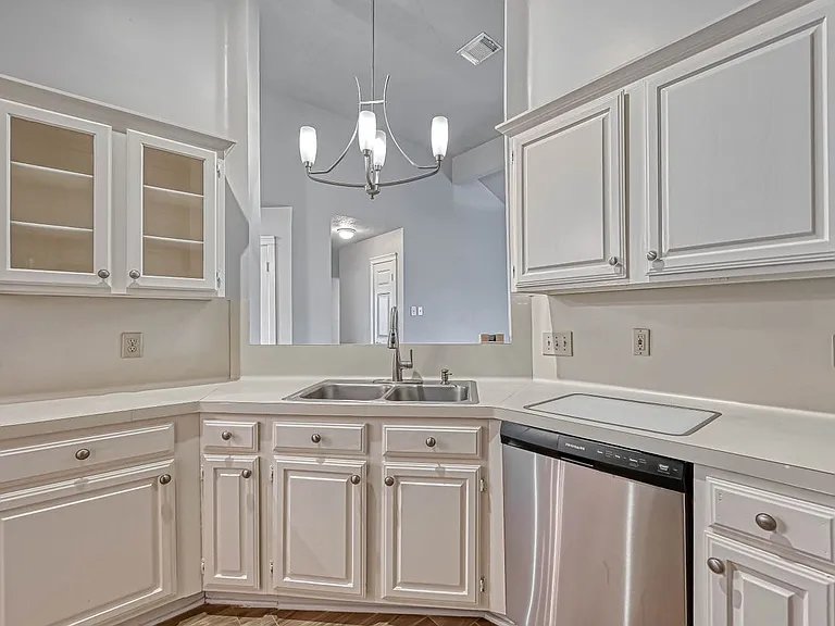 2235 Sentinal Oaks St — Photo 2