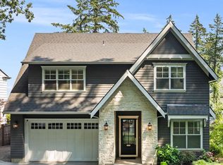 2097 S Military Rd, Portland, OR 97219