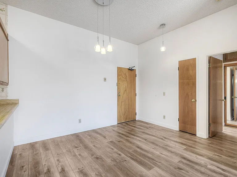 8328 Regents Rd #3E — Photo 7