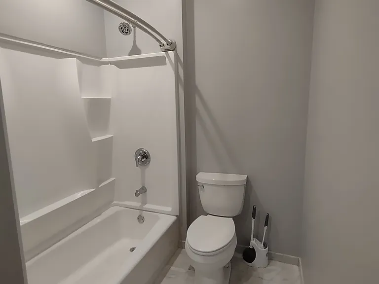 1044 Swift Rd #1B — Photo 15