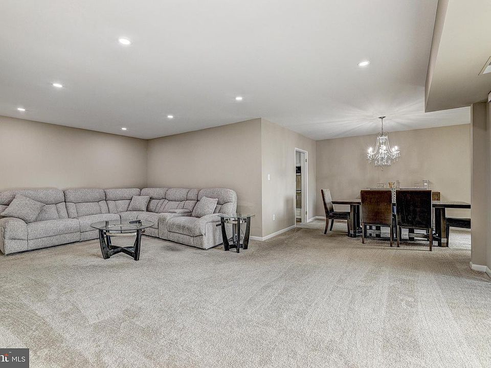 1st image of 7 Slade Ave APT 607