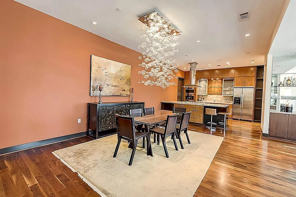 3 bed, 3.5 bath, 2987 sqft, $8,000 — Photo 2