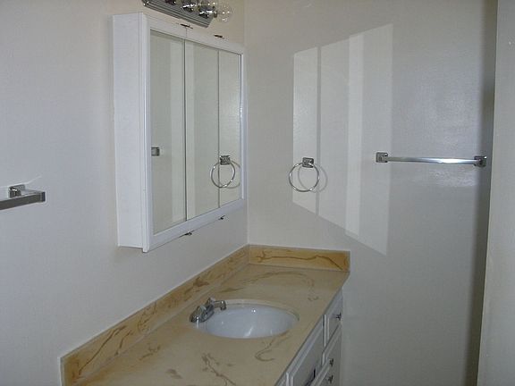 5th image of 1745 Redondo Ave APT 1
