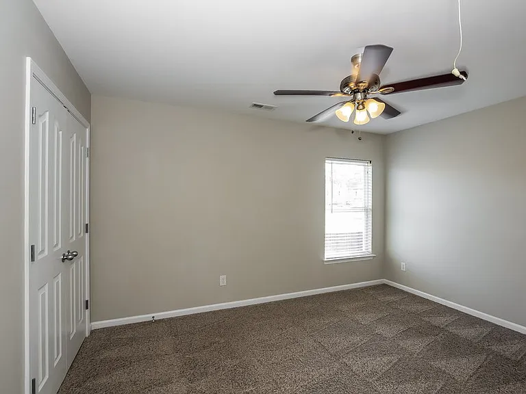 1733 Larne Cir — Photo 15