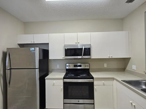 1063 Golden Lakes Blvd, West Palm Beach, FL