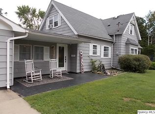 401 N Marion St, Carthage, IL 62321