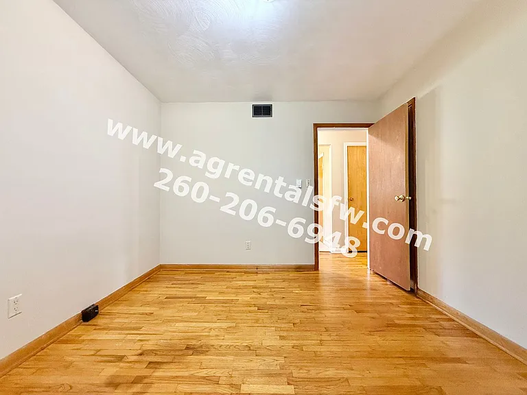 4433 Holton Ave — Photo 7