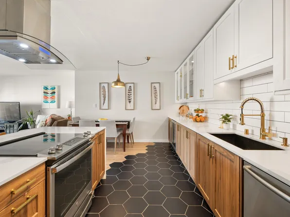 250 Montecito Ave APT 204, Oakland, CA 94610