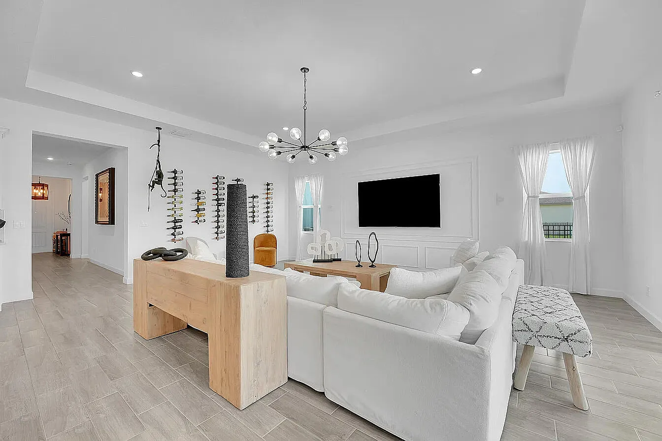 4 bed, 3.0 bath, 2761 sqft, $5,000 — Photo 4