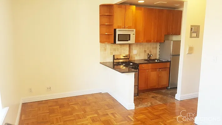 Rented by City Connections Realty | media 18