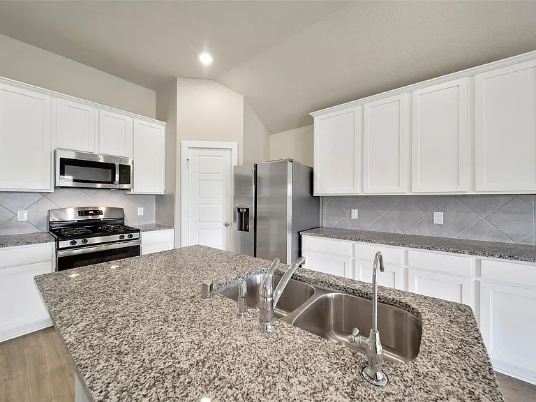1016 Brighton Orchards Ln — Photo 7