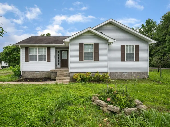 100 Brookside Dr, Dickson, TN 37055