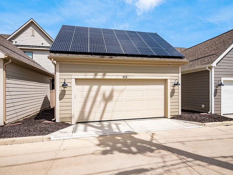 Garage with Solar Power installation. Offsets your electricity bill.