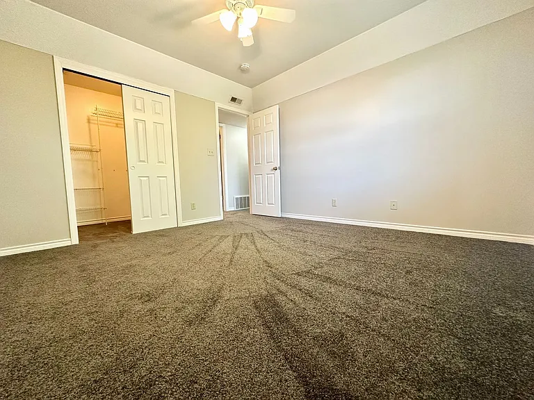 Parkview Apartments — Photo 24