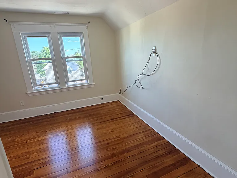51 William St — Photo 12