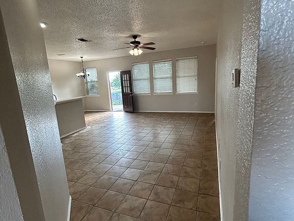 3rd image of 6405 New Harbor Ln