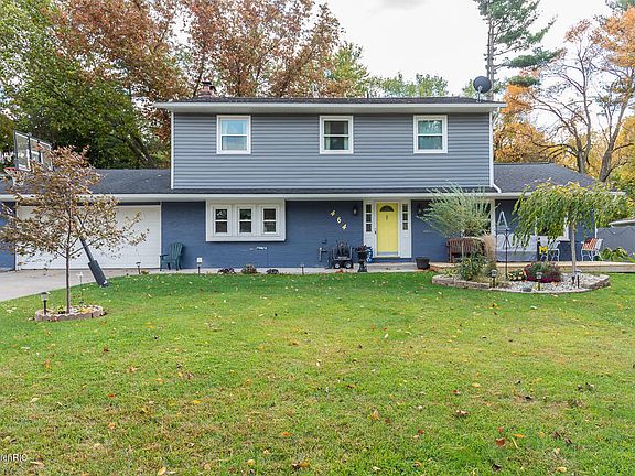 2nd image of 464 S Moorland Dr