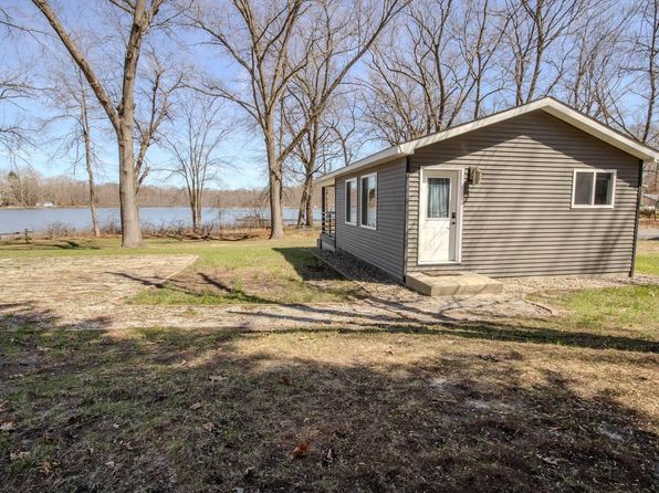 10525 E Orange St, Monterey, IN 46960
