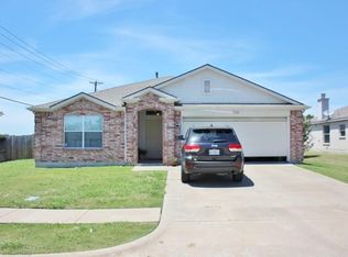1301 Dundee Dr, Arlington, TX 76002
