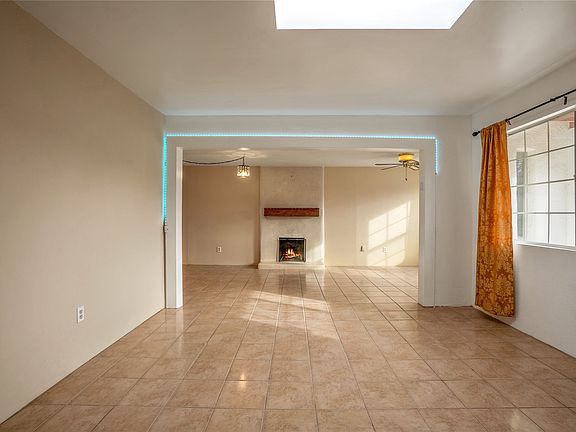2nd image of 1020 Calle De Suenos