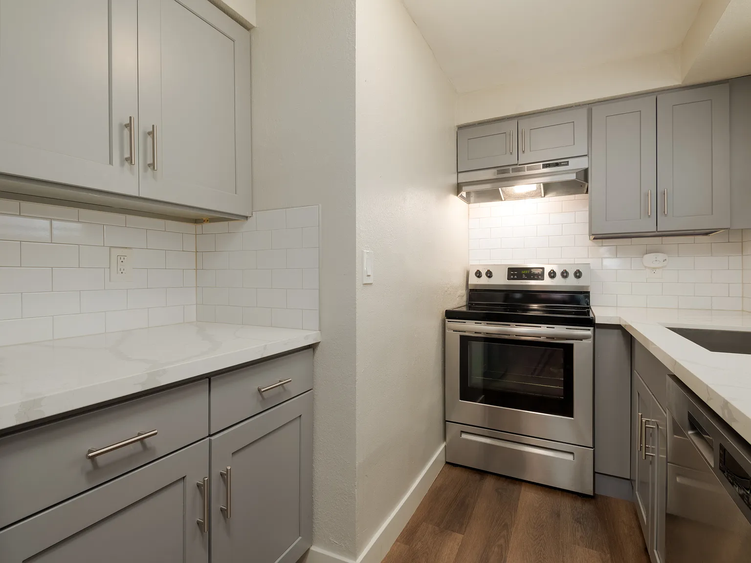 2 bed, 775 sqft, $1,650 — Photo 2
