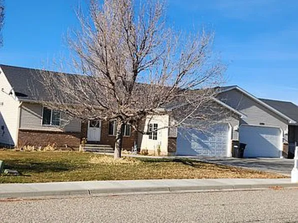 1170 S Jackson Dr, Ammon, ID 83406