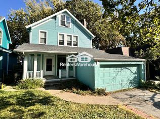 1009 25th St, Des Moines, IA 50311