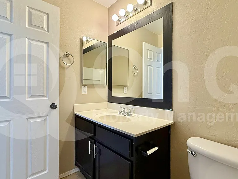 11738 W Flanagan St — Photo 21