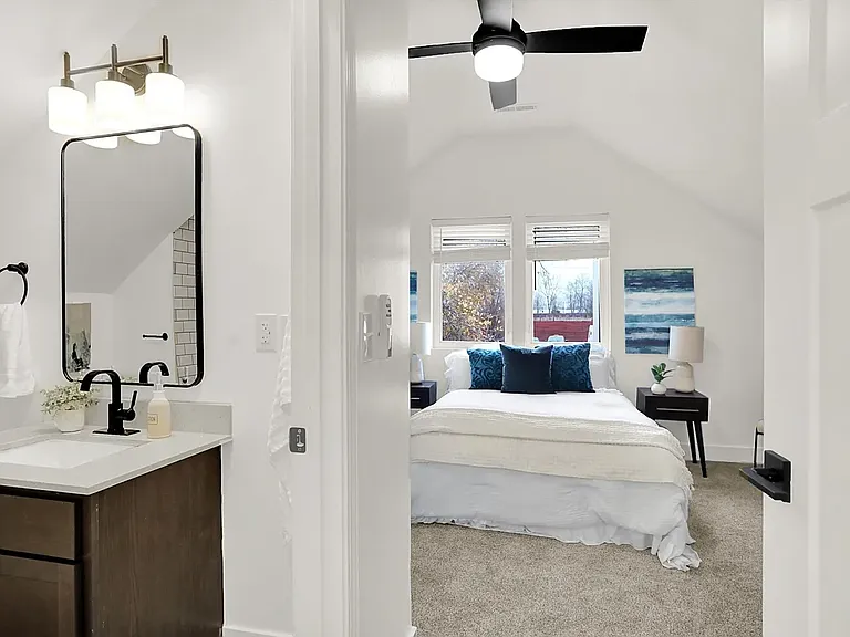 1439 Deloss St — Photo 15