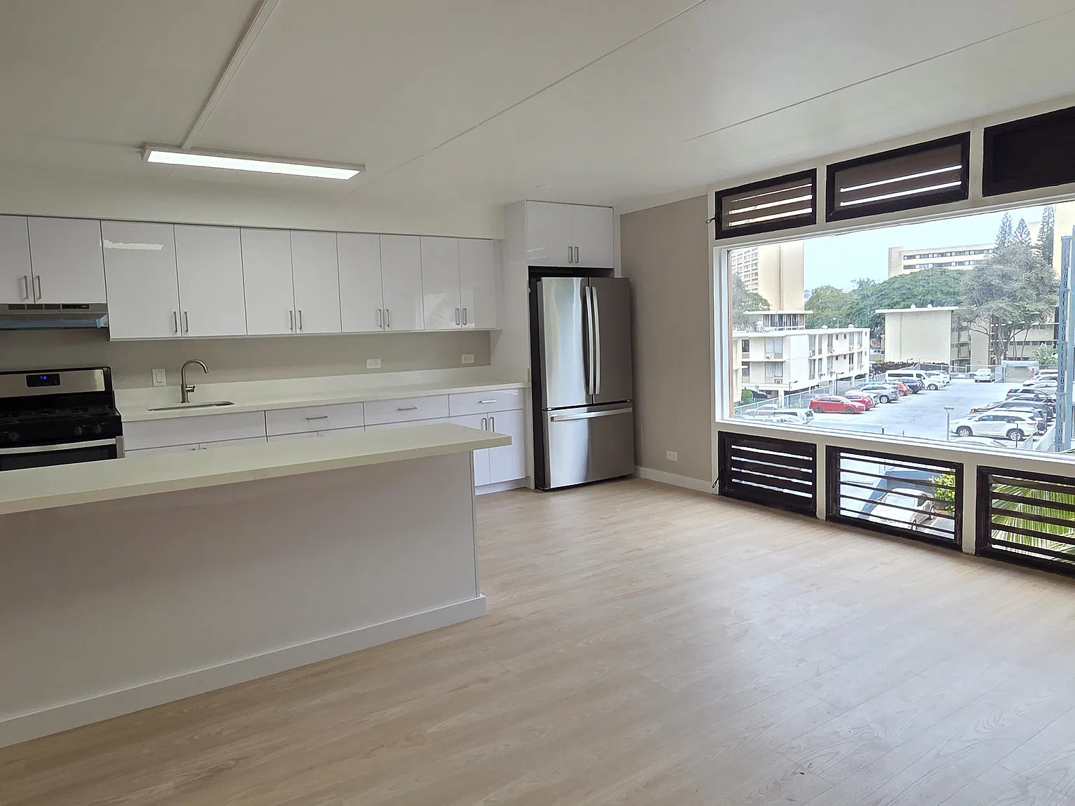 910 Ahana St — Photo 1