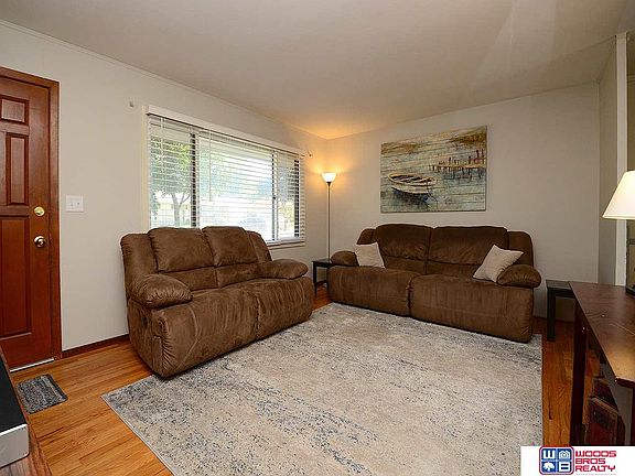 3rd image of 1001 Driftwood Dr