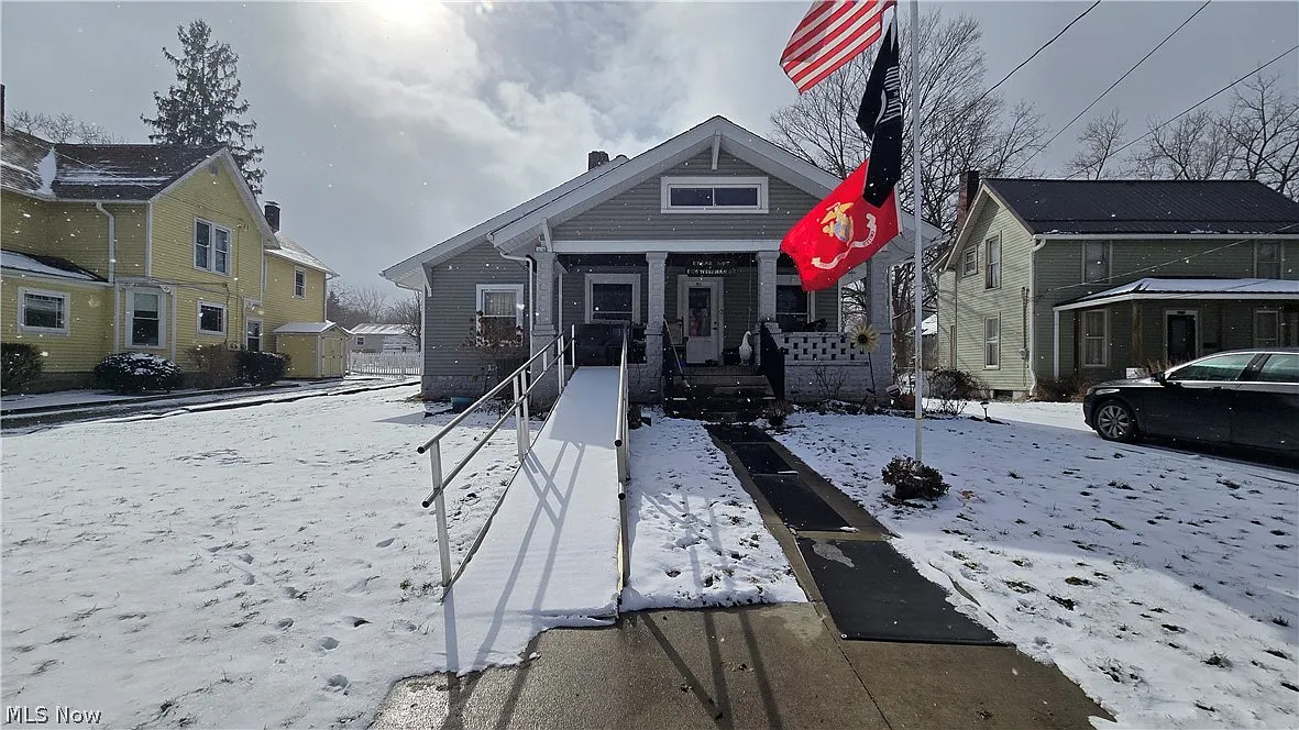 8176 Windham St photo 1
