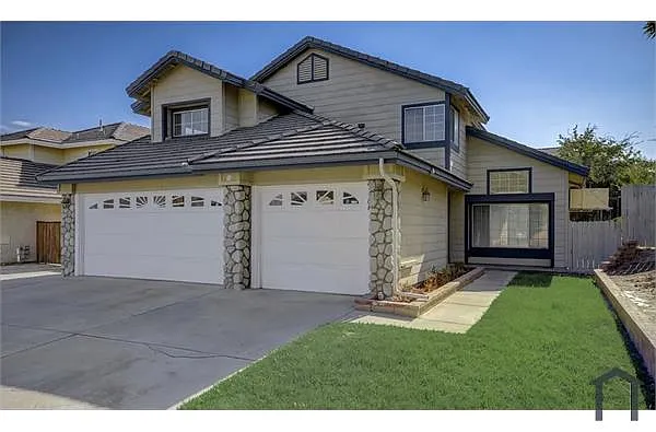 Building Photo - 45308 Pickford Ave