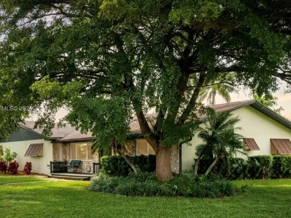19505 SW 272nd St, Homestead, FL 33031