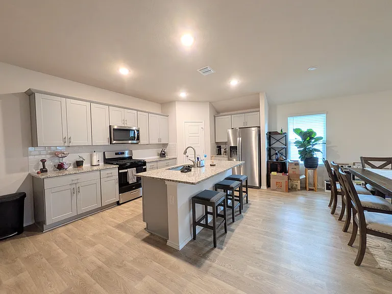 1665 Layne Loop — Photo 8