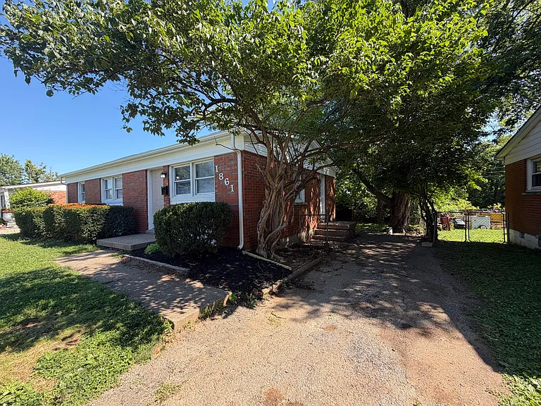1861 Dunkirk Dr — Photo 3