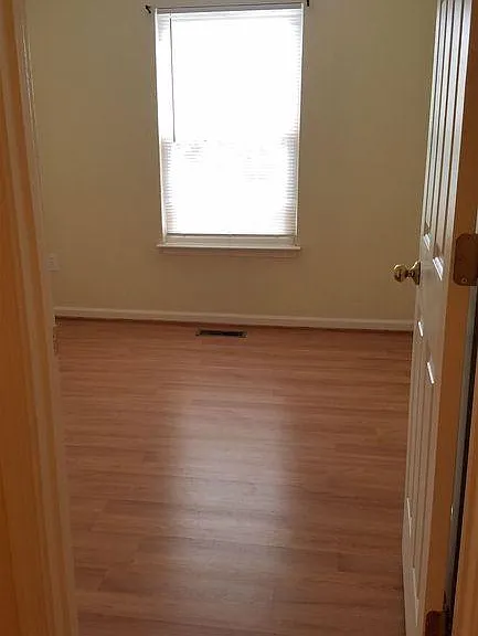 5208 Duke Ct — Photo 17