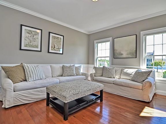 3rd image of 14 Canterberry Ln