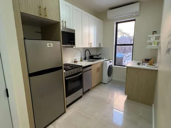 1413 Kings Highway image 1 of 7