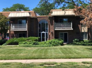444 N Wilke Rd APT 102, Palatine, IL 60074
