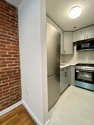 Rented by Bohemia Realty Group | media 10