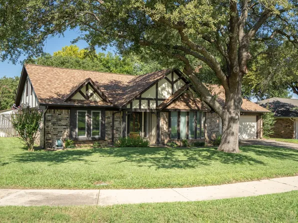 3816 Oxford Ct, Bedford, TX 76021