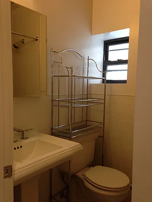 Rented by Roxann Realty LLC | media 7
