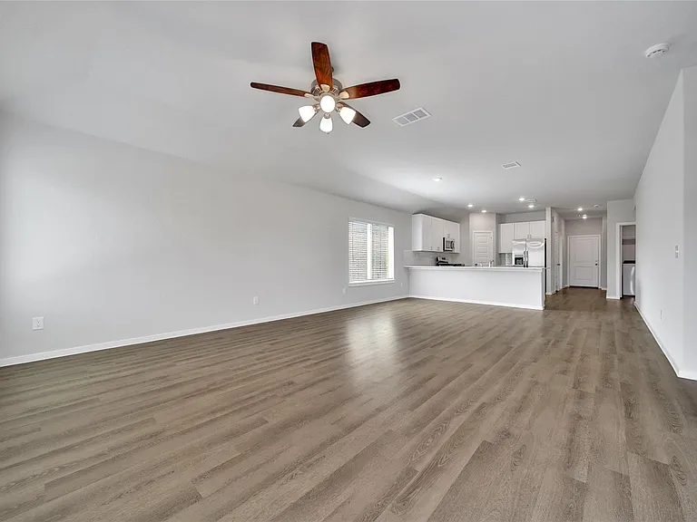 8007 Camphor Ct — Photo 3