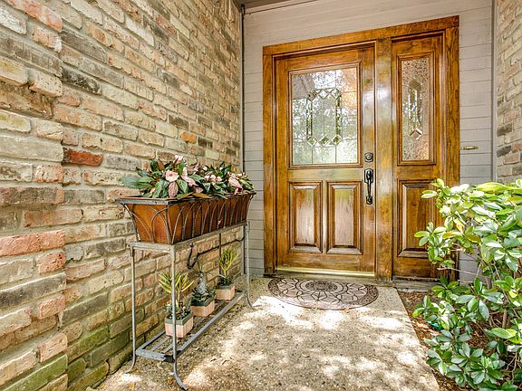 2nd image of 6023 Highcourt Pl