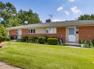 215 E Vermont St #217, Villa Park, IL