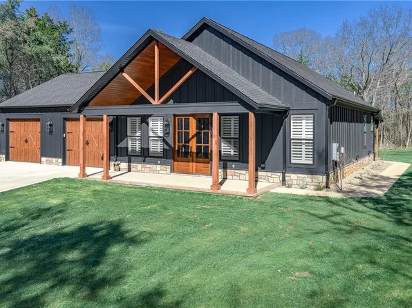 18108 & 18110 Edgewood Rd, Fayetteville, AR 72703